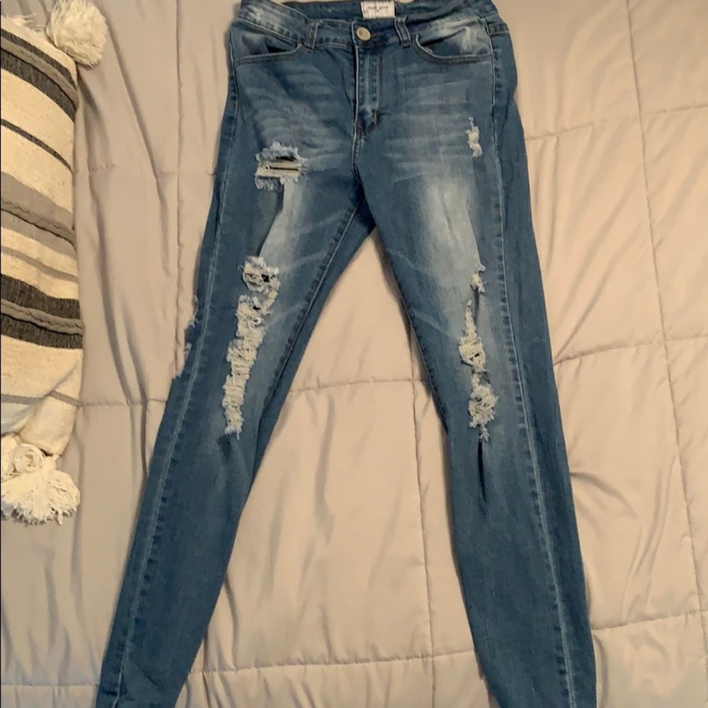Ripped skinny jeans